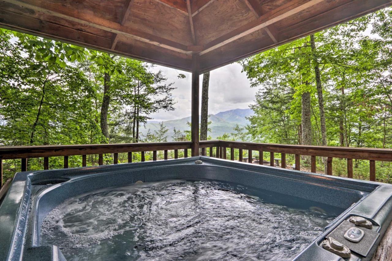 Gatlinburg Escape With Hot Tub, Deck And Mtn View Exterior foto