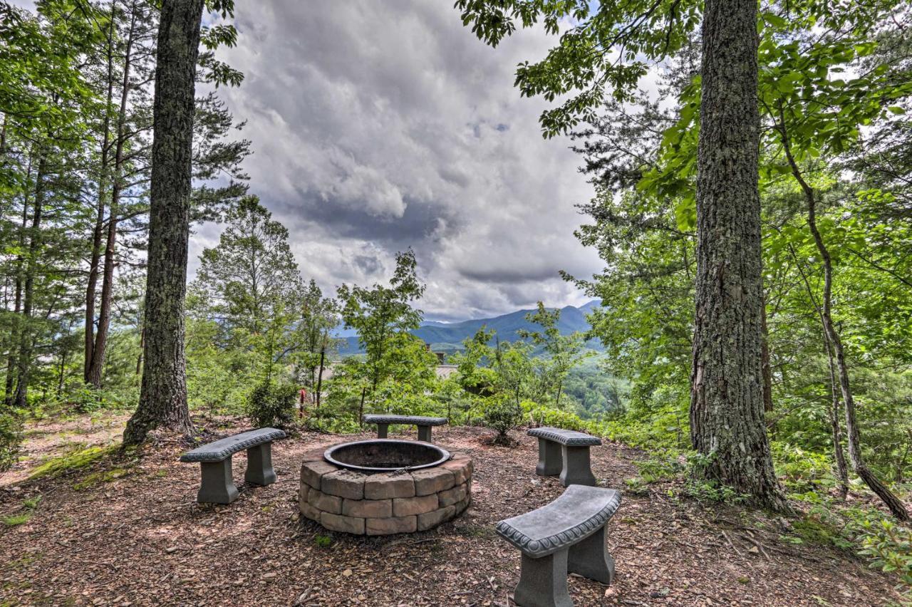 Gatlinburg Escape With Hot Tub, Deck And Mtn View Exterior foto